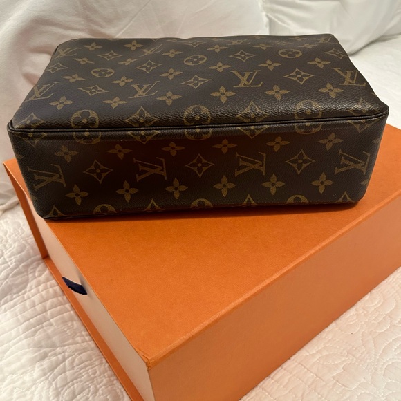 Authentic Clean Louis Vuitton Monogram Trousseau 🥰 - Picture 6 of 14
